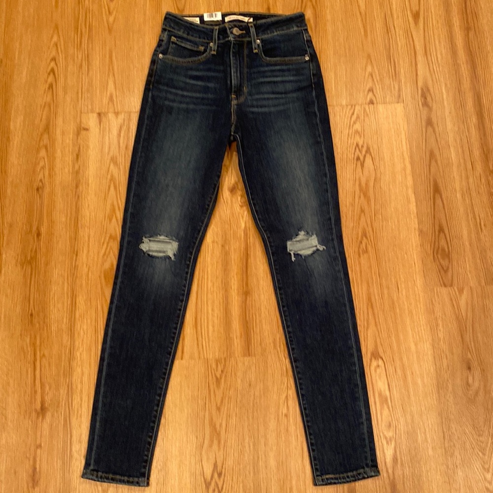 BNWT Levi’s Sculpt 721 High Rise Skinny jeans 27x30